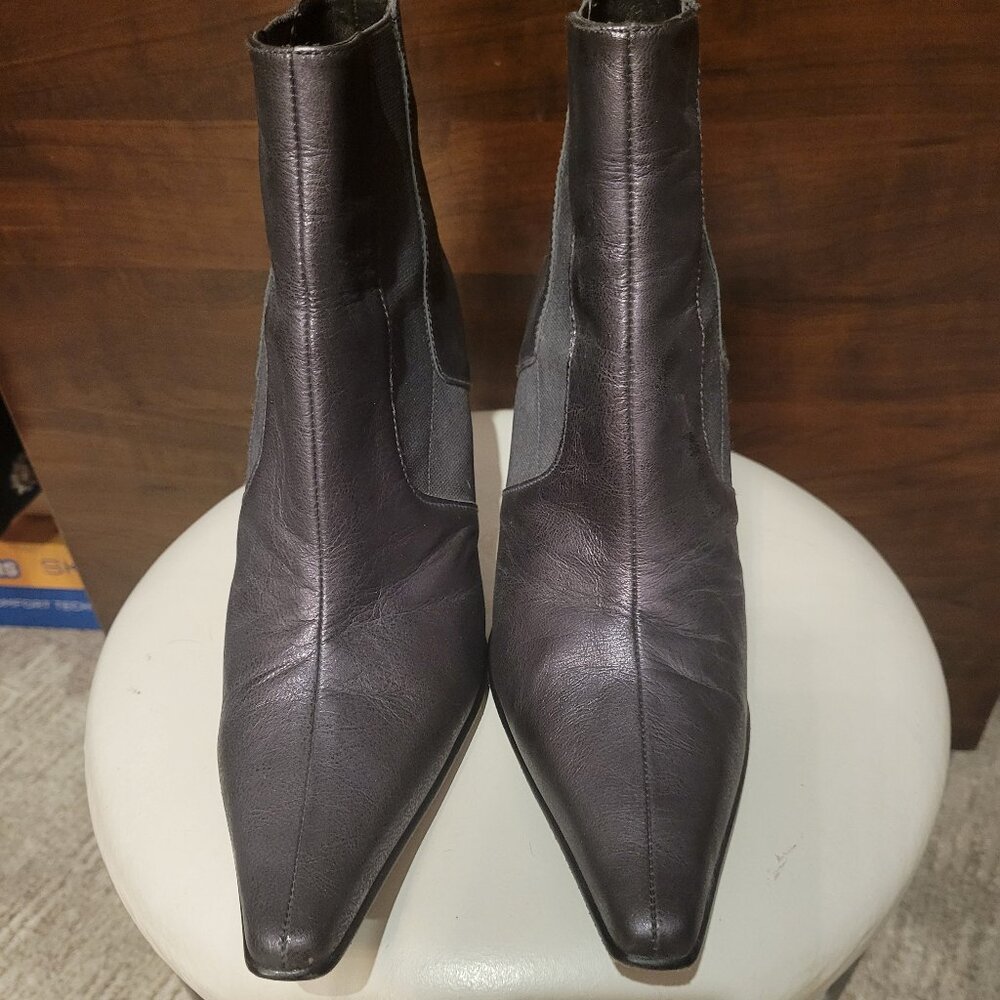 Donald Pliner ankle boots